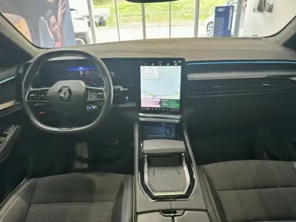 Photo 2 Renault Austral 1.2 E-Tech full hybrid 200ch Iconic- 24