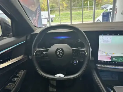Photo 6 Renault Austral 1.2 E-Tech full hybrid 200ch Iconic- 24