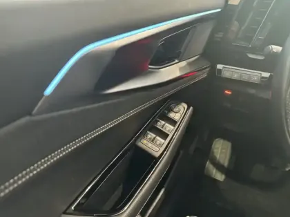 Photo 5 Renault Austral 1.2 E-Tech full hybrid 200ch Iconic- 24