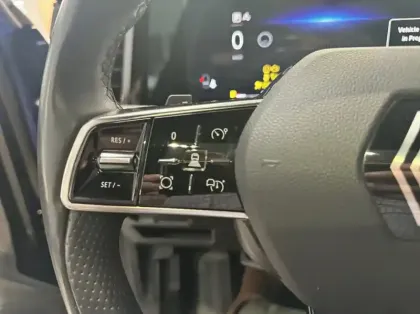 Photo 17 Renault Austral 1.2 E-Tech full hybrid 200ch Iconic- 24