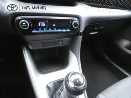 Photo 16 Toyota Yaris 120 VVT-i Design