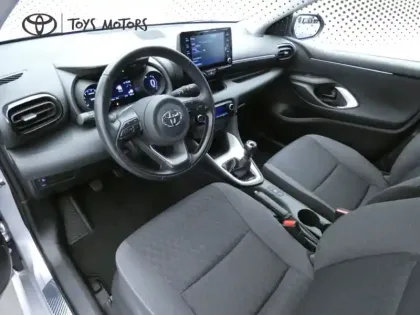 Photo 11 Toyota Yaris 120 VVT-i Design