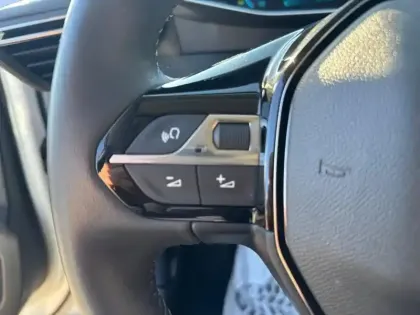 Photo 18 Peugeot 2008  Electrique 136 ch Roadtrip