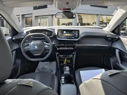 Photo 9 Peugeot 2008  Electrique 136 ch Roadtrip