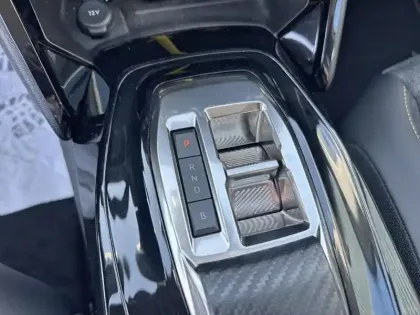 Photo 23 Peugeot 2008  Electrique 136 ch Roadtrip