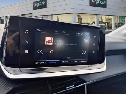 Photo 10 Peugeot 208  PureTech 75 S&S BVM5 Active