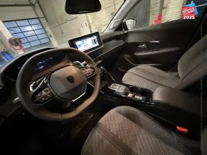 Photo 14 Peugeot 208  1.2 Hybrid 110ch Allure e-DCS6