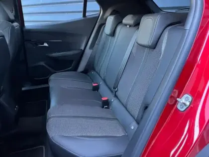 Photo 8 Peugeot 2008  1.2 PureTech 130ch S&S GT EAT8