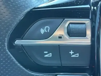 Photo 12 Peugeot 2008  1.2 PureTech 130ch S&S GT EAT8