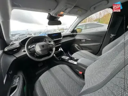 Photo 14 Peugeot 208  1.2 Hybrid 110ch Envy e-DCS6