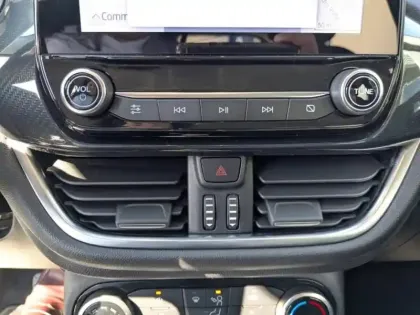 Photo 16 Ford Puma  1.0 EcoBoost 125ch S&S mHEV Titanium Powershift