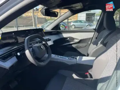 Photo 14 Peugeot 3008  1.2 Hybrid 145ch Allure e-DCS6