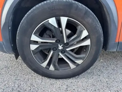 Photo 14 Peugeot 2008  PureTech 130 S&S BVM6 GT