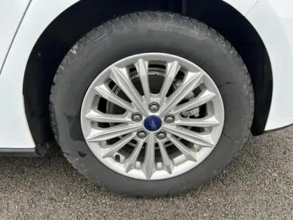 Photo 8 Ford Focus  1.0 EcoBoost 125ch Titanium X BVA