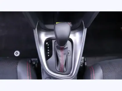 Photo 14 Toyota Yaris Hybride 1.5 HYBRID 130H GR SPORT AUTO 2W