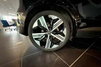 Photo 21 Renault Megane EV60 220 ch optimum charge Iconic