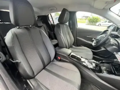 Photo 13 Peugeot 208 II Electrique Allure