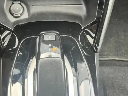 Photo 26 Peugeot 208 II Electrique Allure