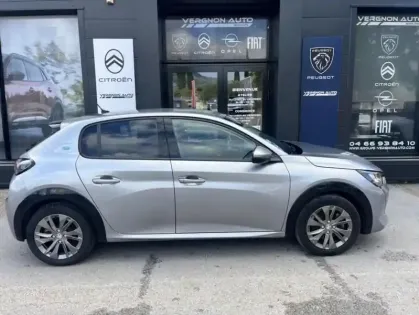 Photo 18 Peugeot 208 II Electrique Allure