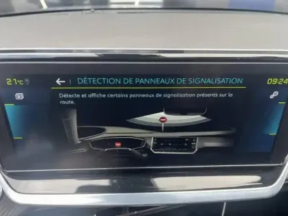 Photo 10 Peugeot 208 II Electrique Allure