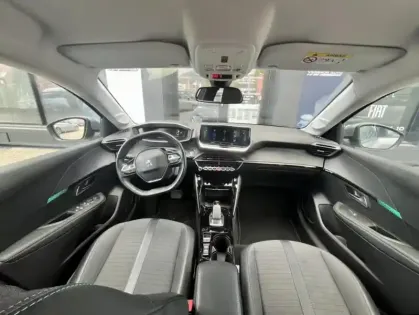 Photo 3 Peugeot 208 II Electrique Allure