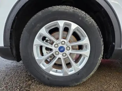 Photo 8 Ford Kuga  2.5 Duratec 190ch FHEV E85 Titanium BVA