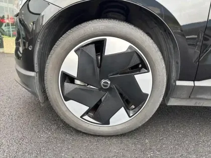 Photo 10 Volvo Ex30  Single Extended Range 272ch Ultra