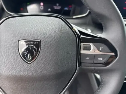 Photo 13 Peugeot 208  1.2 PureTech 100ch S&S Allure