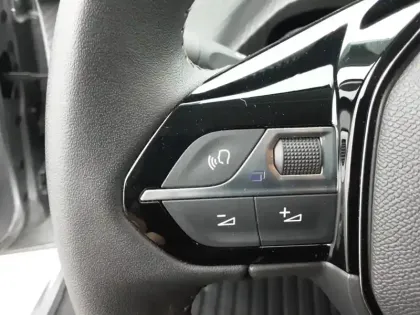 Photo 42 Peugeot 208  PureTech 75 S&S BVM5