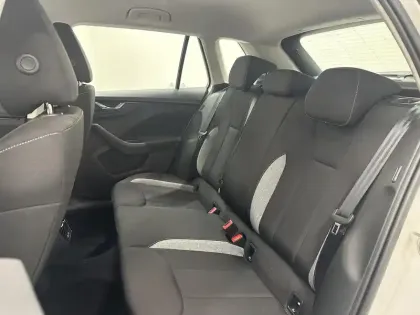 Photo 8 Skoda Kamiq  1.0 TSI Evo 2 116 ch DSG7