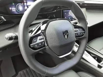 Photo 8 Peugeot 408  Hybrid 136 e-DCS6