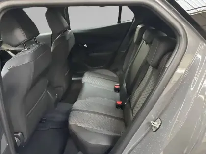 Photo 32 Peugeot 2008  Hybrid 145 e-DCS6