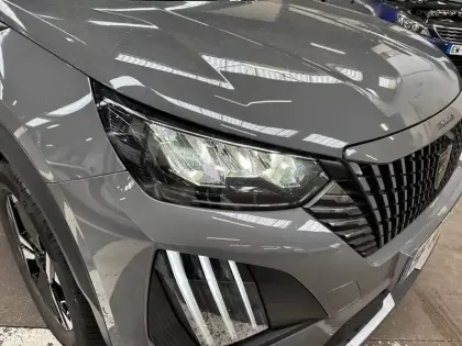 Photo 36 Peugeot 2008  Hybrid 145 e-DCS6