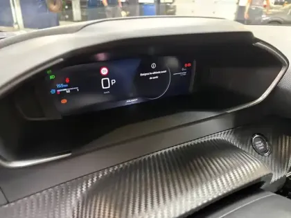 Photo 30 Peugeot 2008  Hybrid 145 e-DCS6