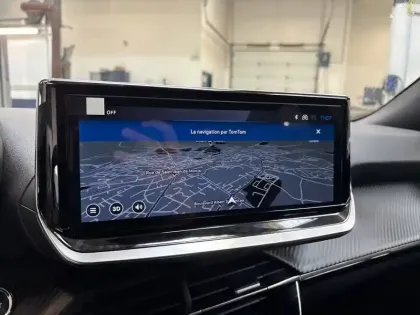 Photo 40 Peugeot 2008  Hybrid 145 e-DCS6