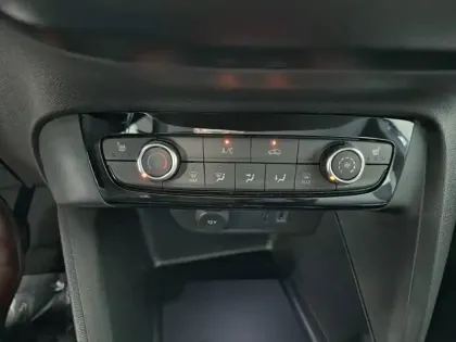 Photo 21 Opel Corsa  1.2 Turbo Hybrid 110 ch e-DCT6