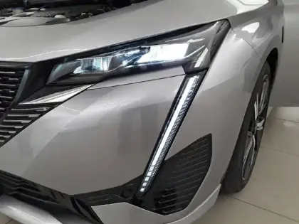 Photo 15 Peugeot 308  PureTech 130ch S&S EAT8