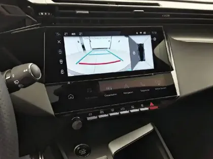 Photo 17 Peugeot 308  PureTech 130ch S&S EAT8