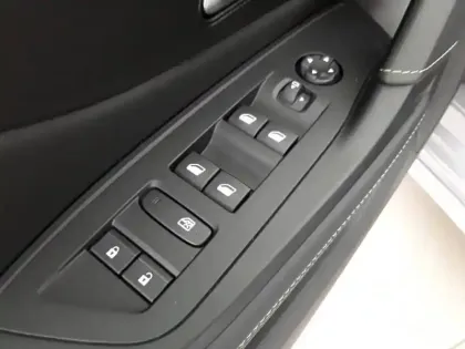 Photo 23 Peugeot 308  PureTech 130ch S&S EAT8