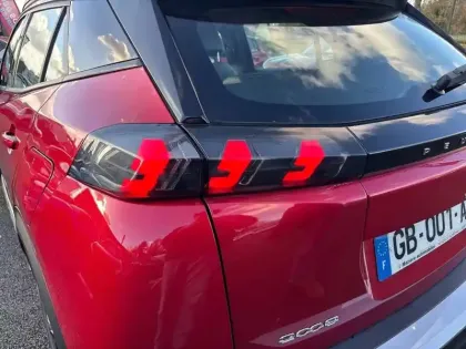 Photo 16 Peugeot 2008  PureTech 100 S&S BVM6