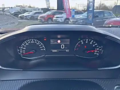 Photo 9 Peugeot 2008  PureTech 100 S&S BVM6
