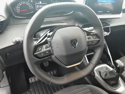 Photo 8 Peugeot 208  PureTech 75 S&S BVM5