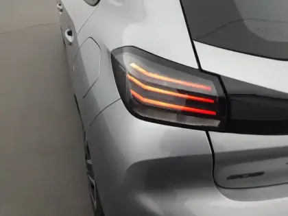 Photo 16 Peugeot 208  PureTech 75 S&S BVM5