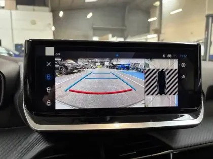 Photo 38 Peugeot 208  Hybrid 110 e-DCS6