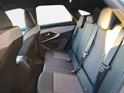 Photo 11 Peugeot 3008  Hybrid 145 e-DCS6