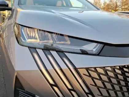 Photo 15 Peugeot 3008  Hybrid 145 e-DCS6