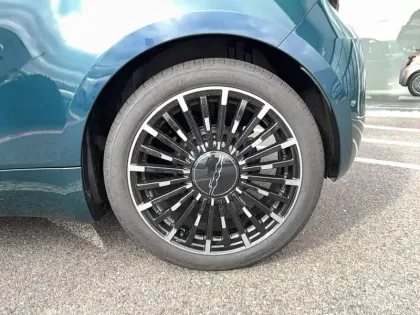 Photo 73 Fiat 500  3+1 e 118 ch