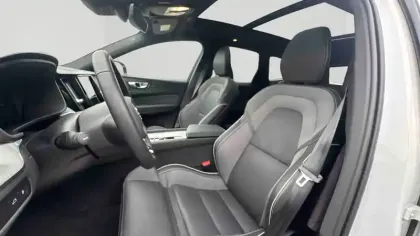 Photo 11 Volvo Xc60  T6 AWD Hybride rechargeable 253 ch+145 ch Geartronic 8