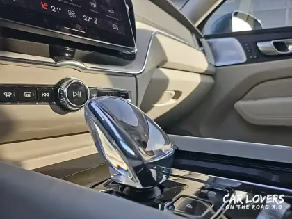 Photo 12 Volvo Xc60  T6 AWD Hybride rechargeable 253 ch+145 ch Geartronic 8