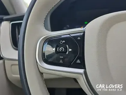 Photo 18 Volvo Xc60  T6 AWD Hybride rechargeable 253 ch+145 ch Geartronic 8